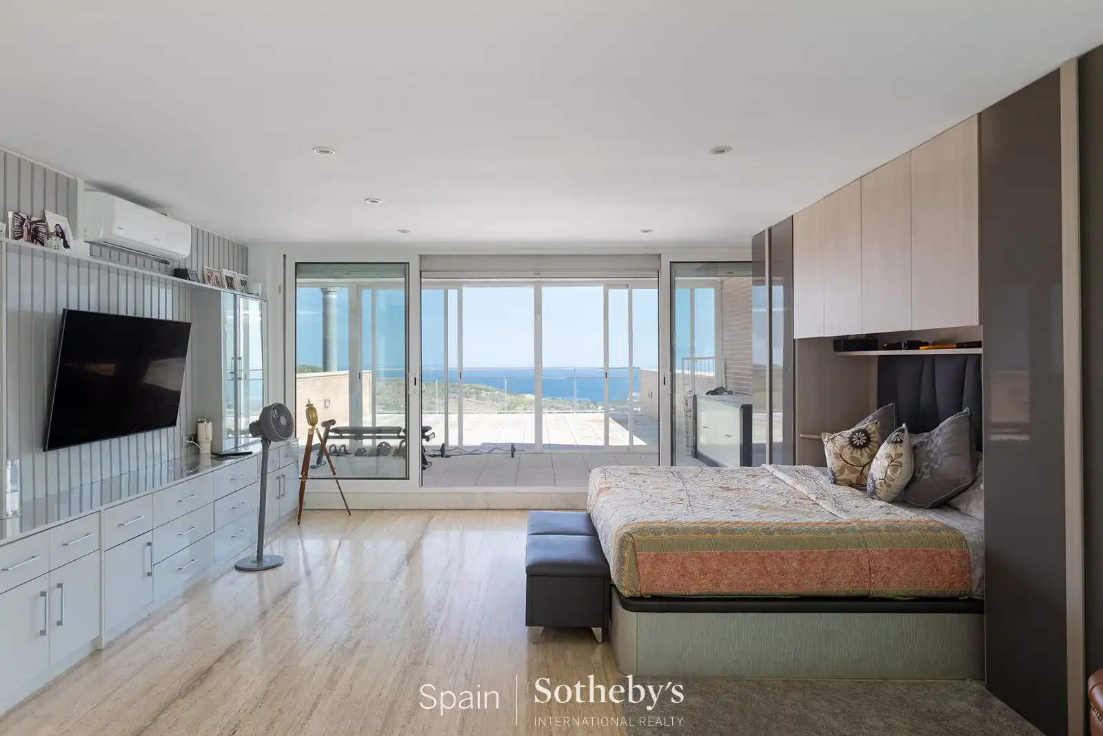 Habitación de Casa o chalet en venta en Badalona con Aire acondicionado, Calefacción y Jardín privado