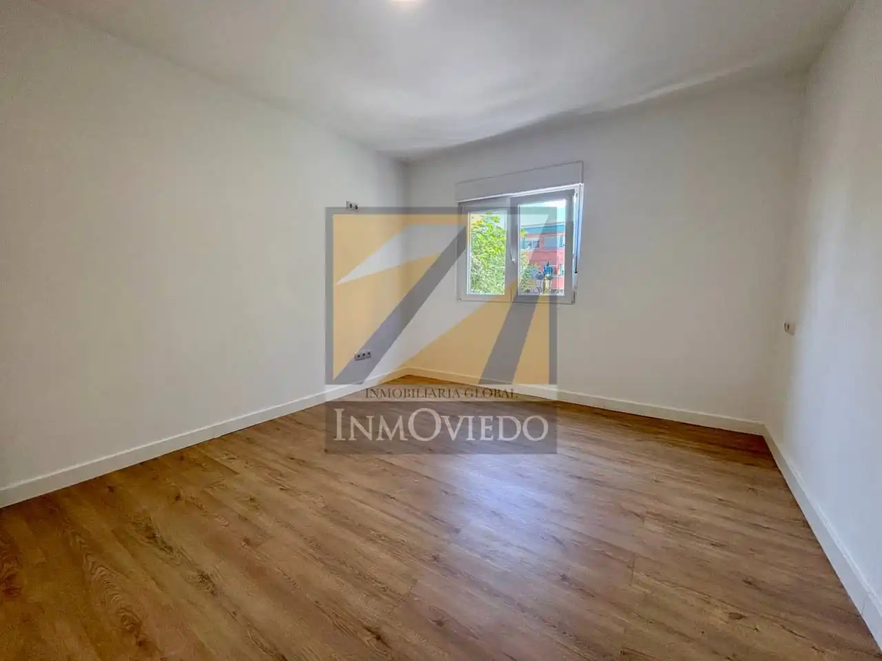 Piso en venta en Oviedo  con Terraza