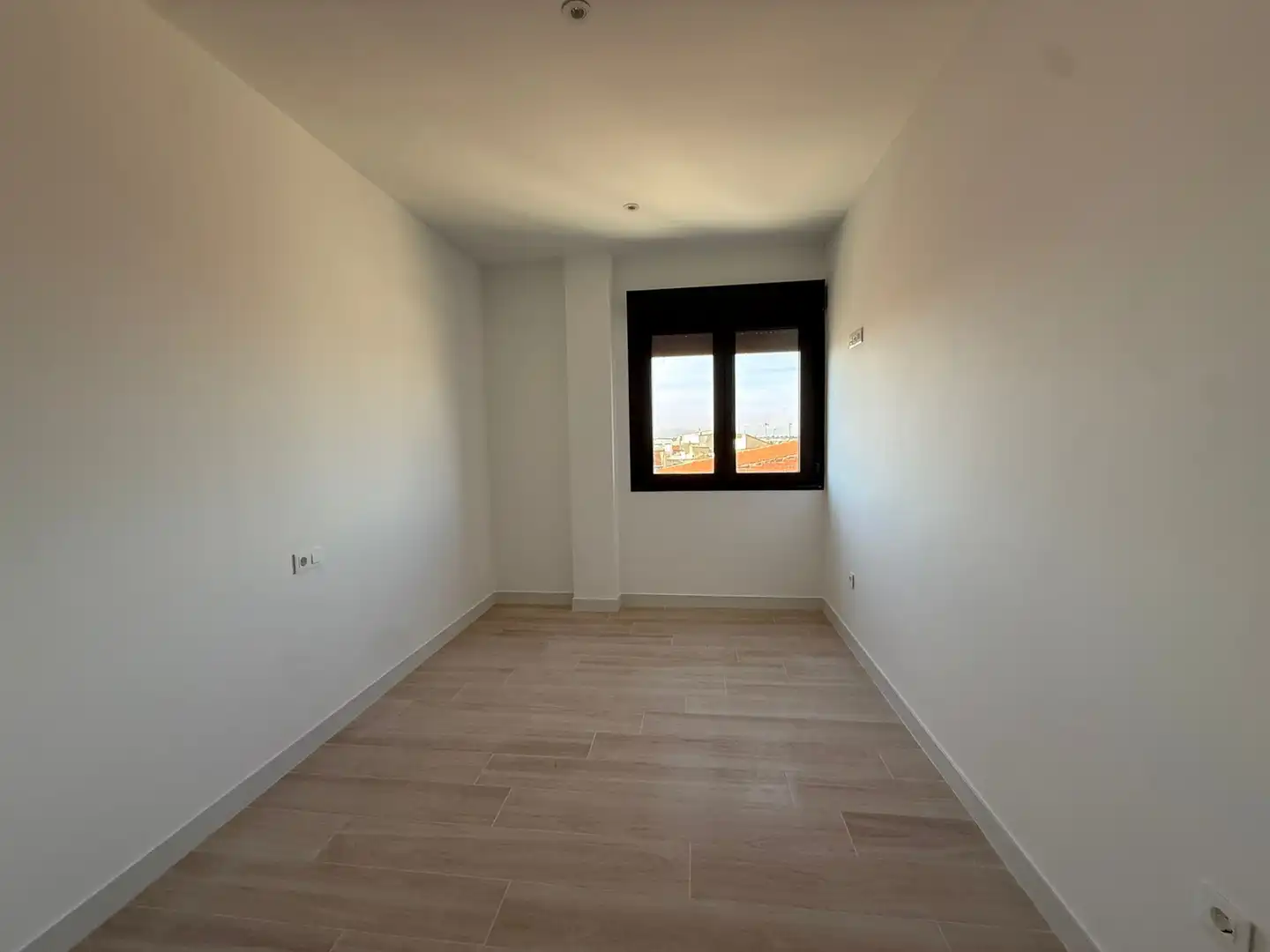 Habitación de Ático en venta en Tomelloso con Calefacción, Terraza y Balcón