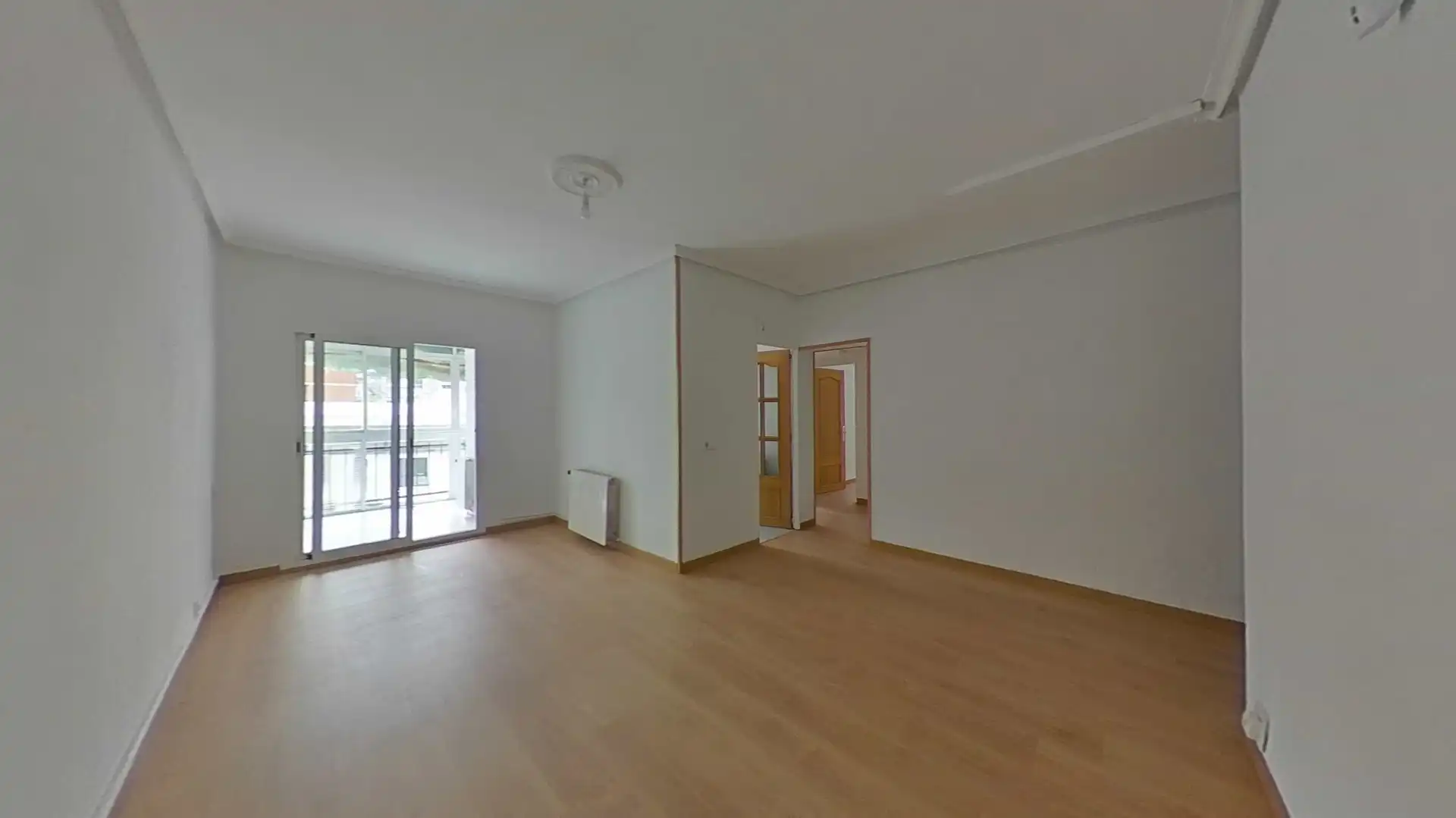 Sala de estar de Piso en venta en  Madrid Capital con Calefacción y Parquet
