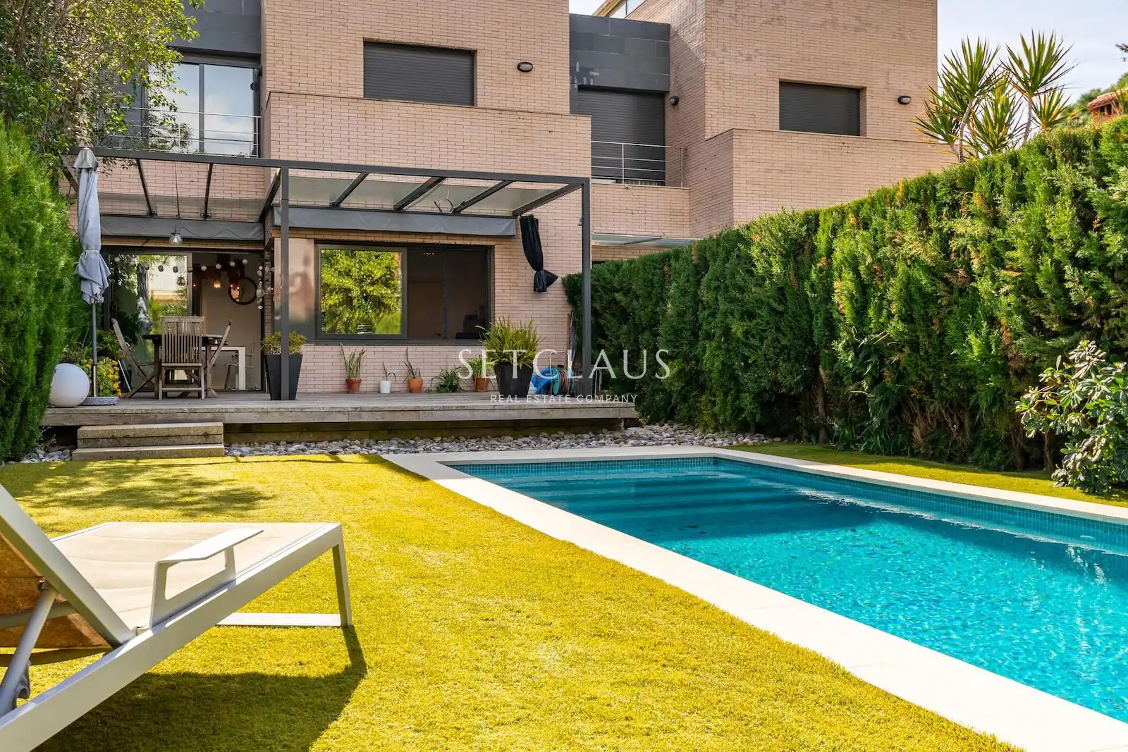 Piscina de Casa adosada en venta en Premià de Mar con Aire acondicionado, Calefacción y Jardín privado
