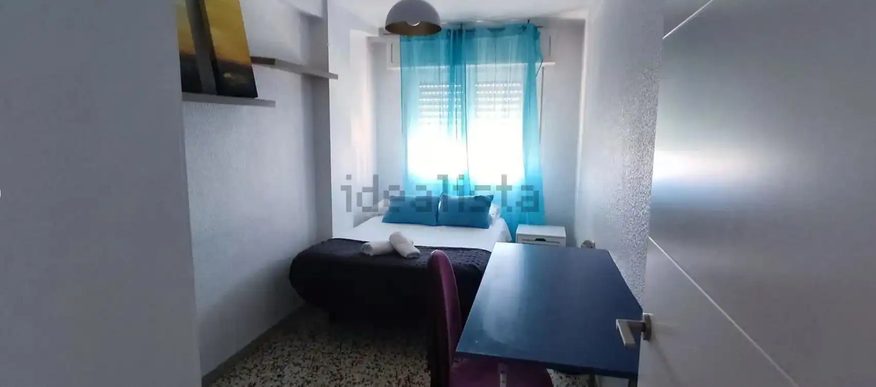 Habitación de Piso de alquiler en Almería con Aire acondicionado y Amueblado