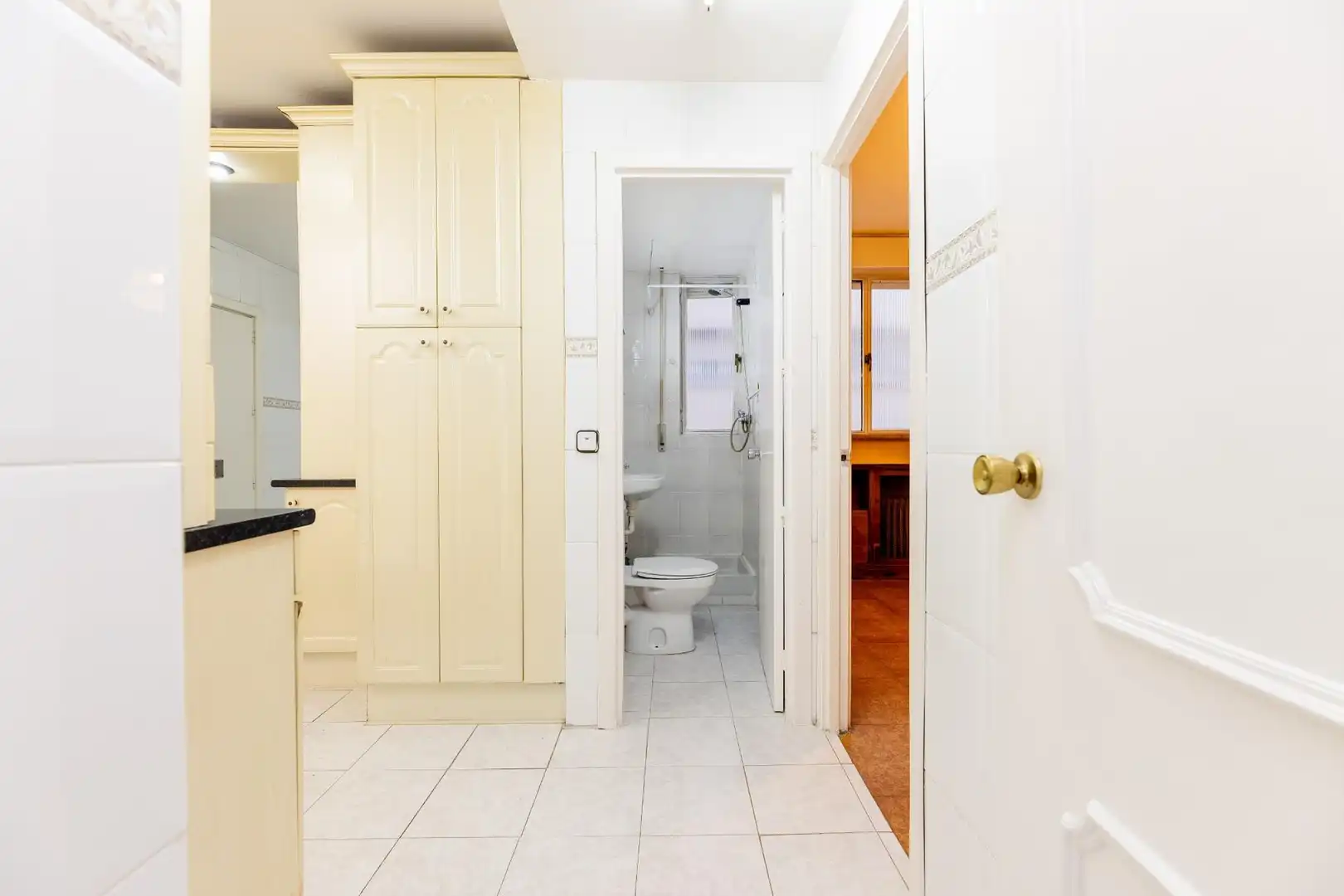 Badezimmer von Wohnung zur Miete in Madrid mit Heizung und Parkett
