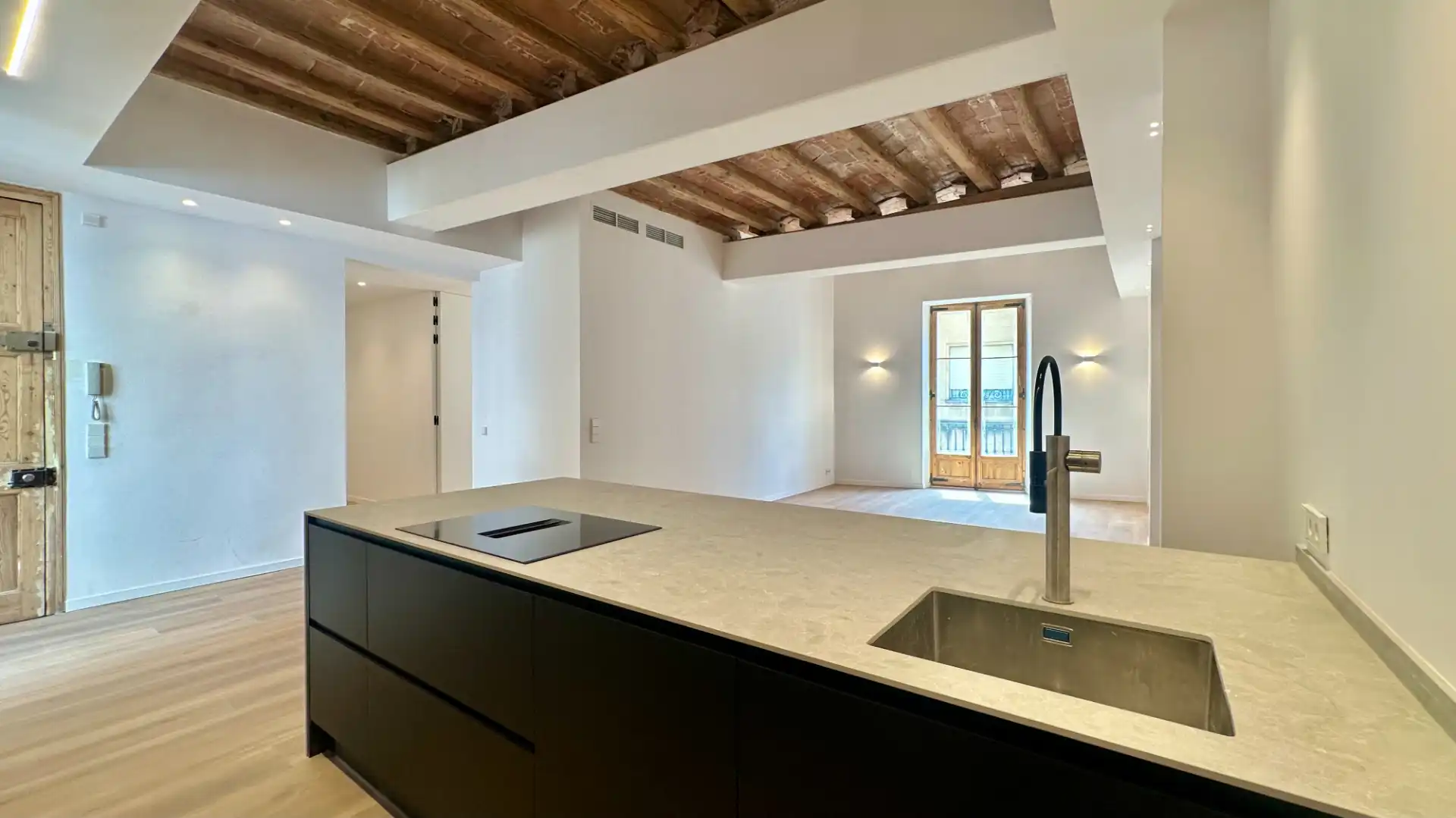 Appartamento con terrazza in vendita a Raval de Martí Folguera 51, imagen 9