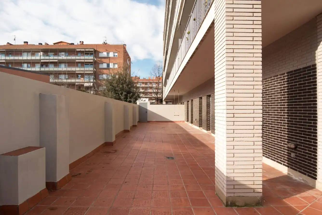 Exterior view of Flat for rent in Sant Cugat del Vallès  with Heating, Terrace and Storage room
