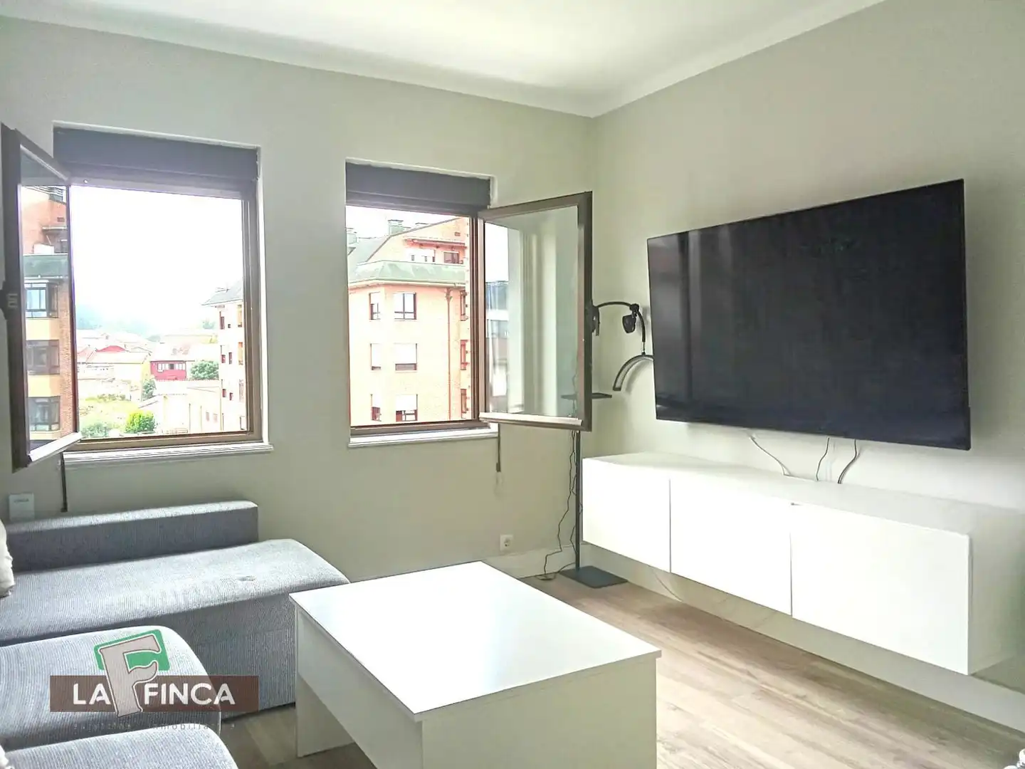 Living room of Flat for sale in Oviedo   with Heating and Furnished