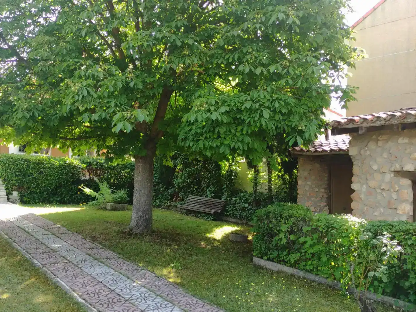 Jardí de Casa o xalet en venda en Dueñas amb Jardí privat, Parquet i Traster
