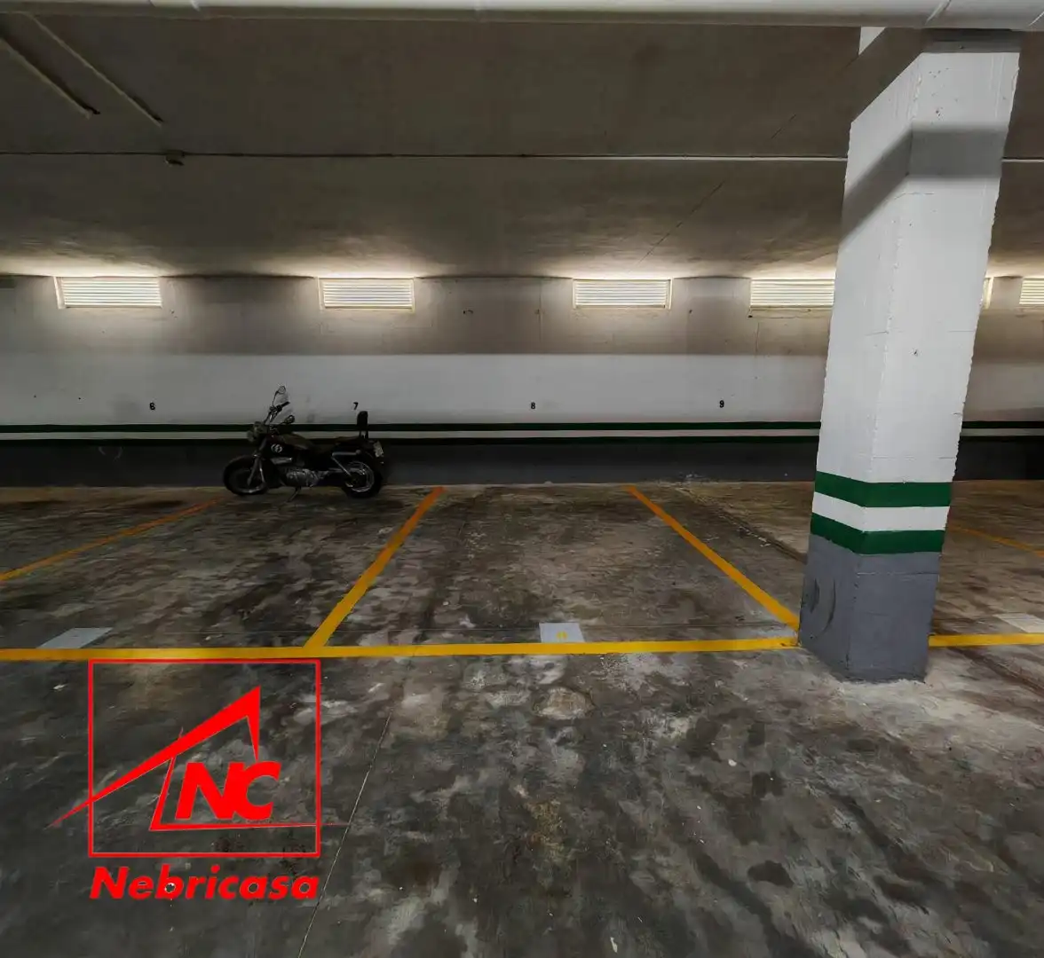 Parkplatz von Wohnung zur Miete in Rota mit Terrasse, Schwimmbad und Möbliert