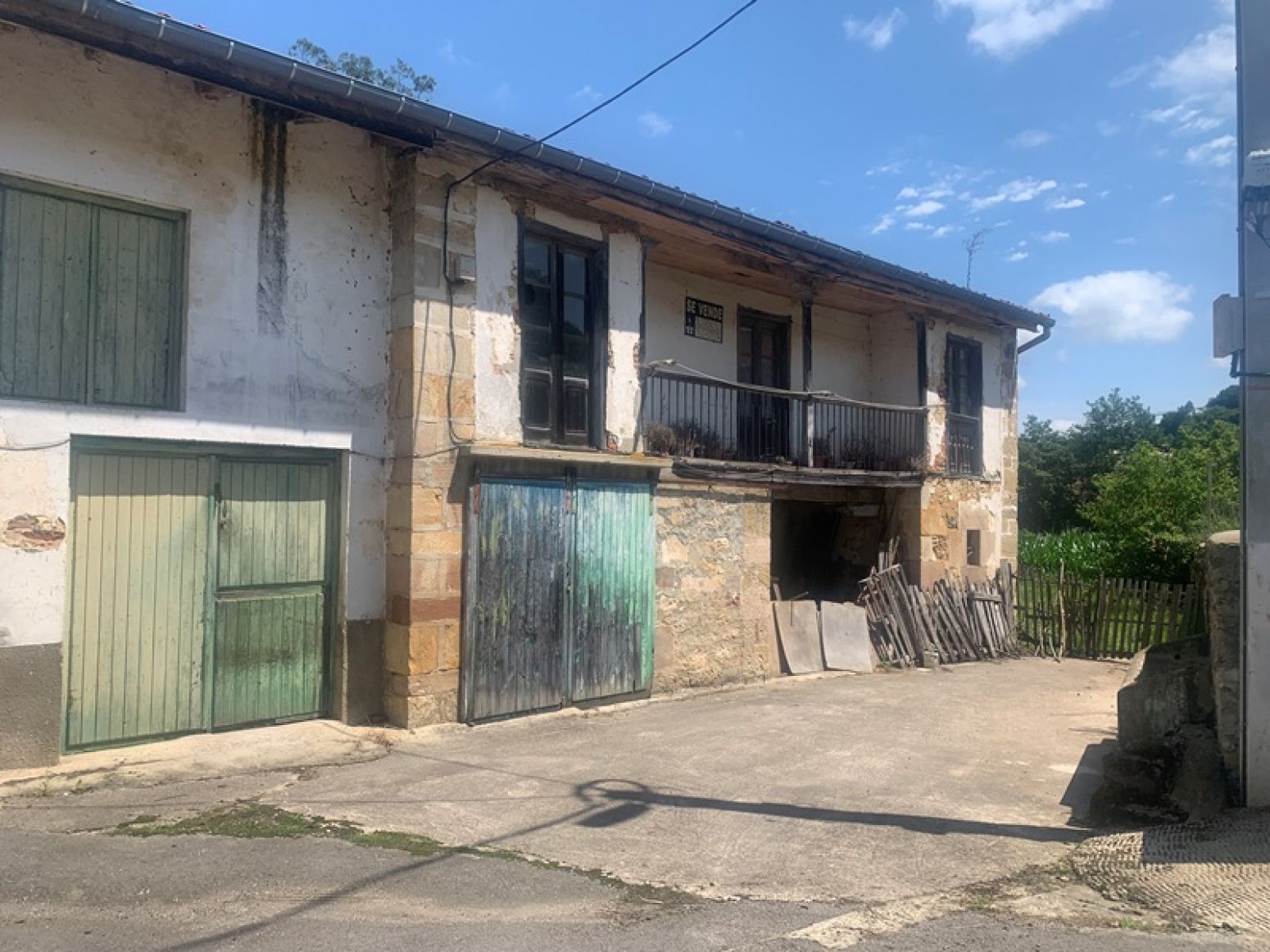 Exterior view of Single-family semi-detached for sale in Valdáliga  with Private garden, Storage room and Balcony