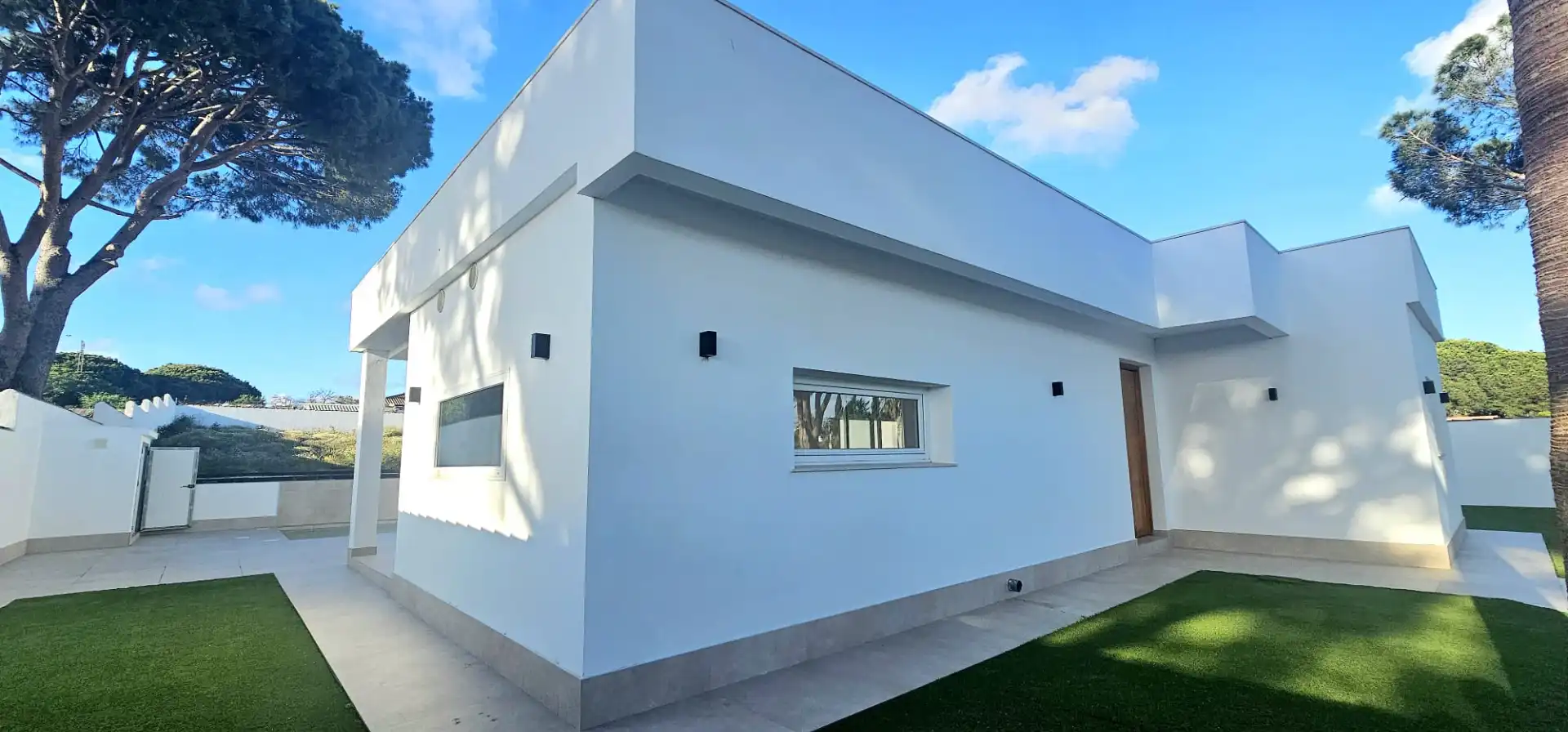 Vista exterior de Casa o xalet en venda en Chiclana de la Frontera