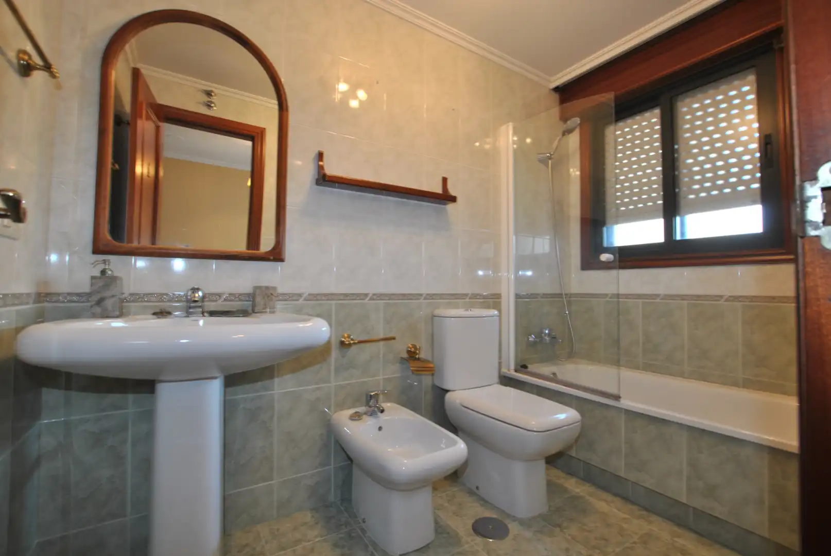 Bathroom of Flat for sale in Vigo   with Heating, Private garden and Parquet flooring