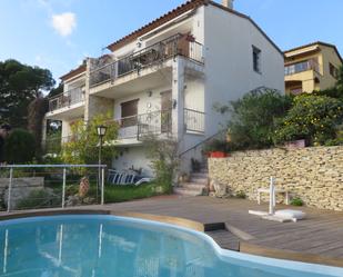 Piscina de Casa adosada en venda en L'Estartit amb Calefacció, Jardí privat i Terrassa