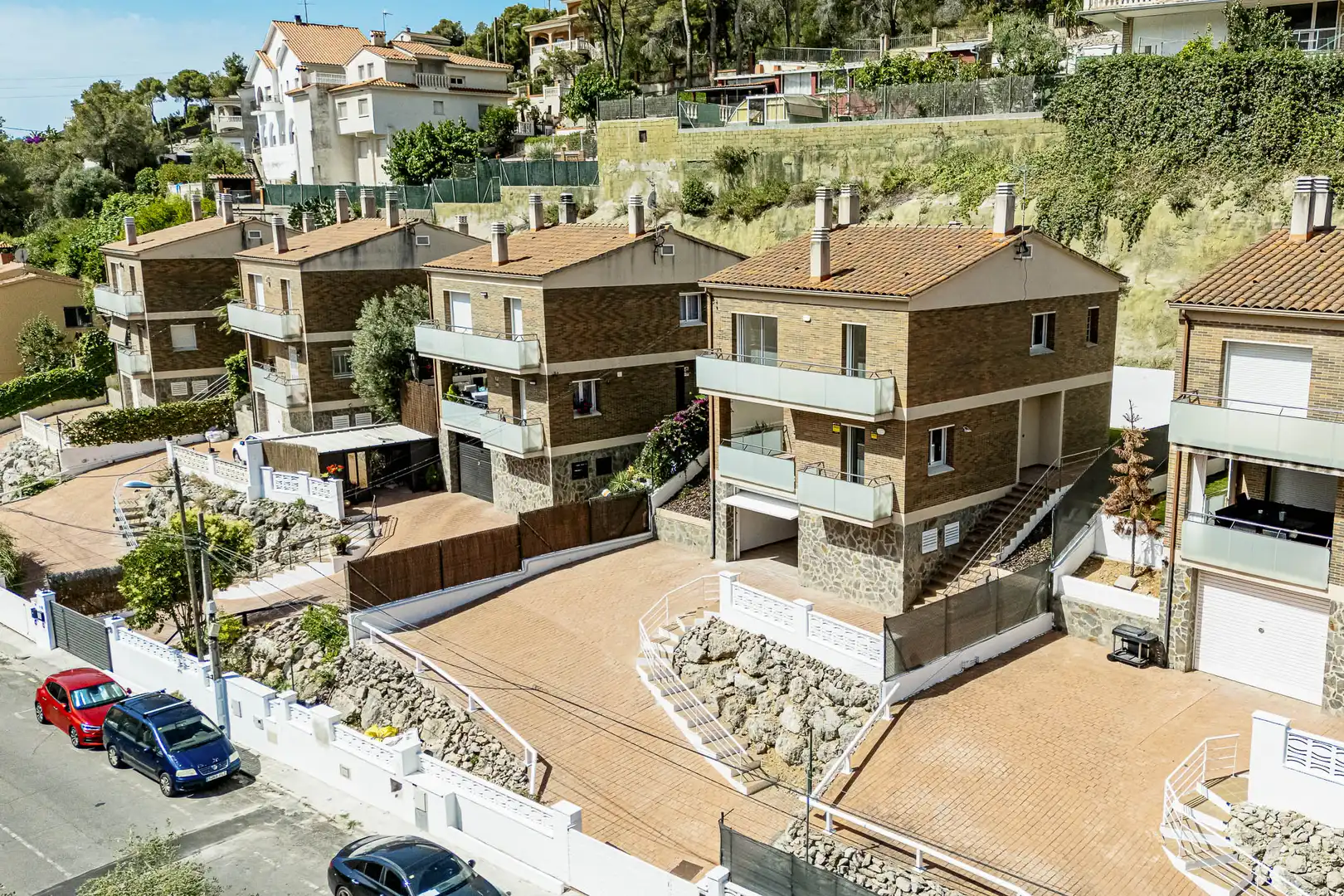 Vista exterior de Casa o xalet en venda en Cubelles amb Aire condicionat, Calefacció i Jardí privat