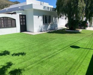 Vista exterior de Casa o xalet en venda en Benalmádena amb Aire condicionat, Terrassa i Piscina