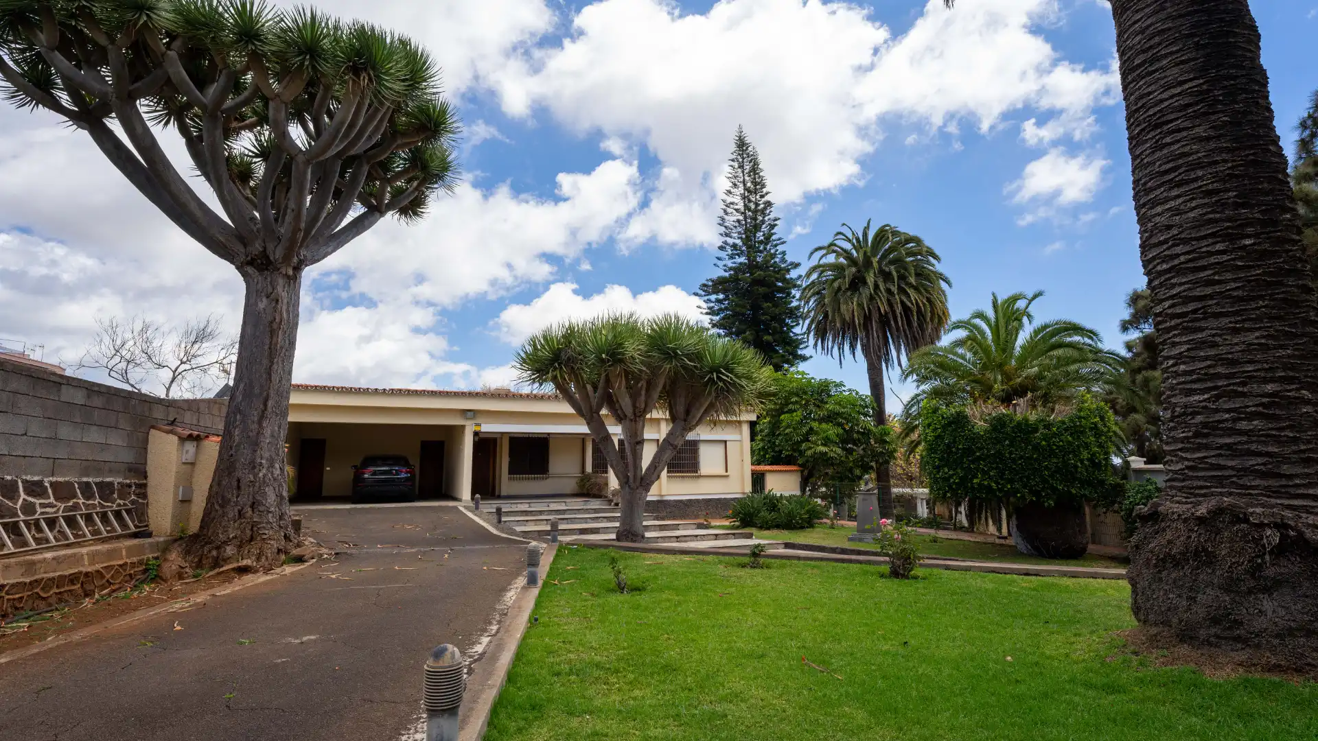 Vista exterior de Casa o chalet en venta en San Cristóbal de la Laguna con Jardín privado, Trastero y Balcón