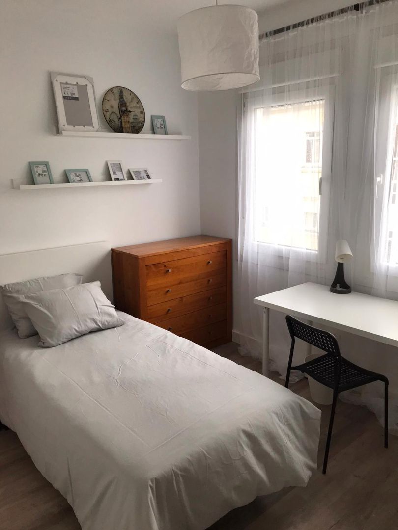 Bedroom of Flat to rent in Ferrol  with Heating and Furnished