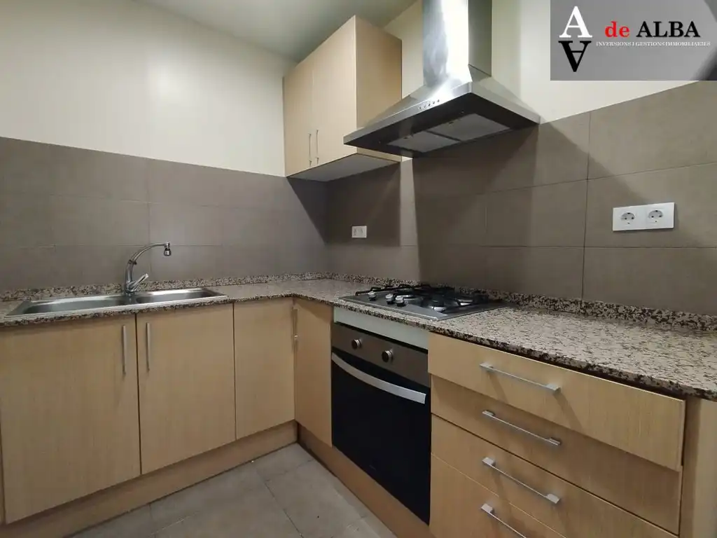 Kitchen of Flat for sale in Esplugues de Llobregat  with Air Conditioner, Heating and Parquet flooring