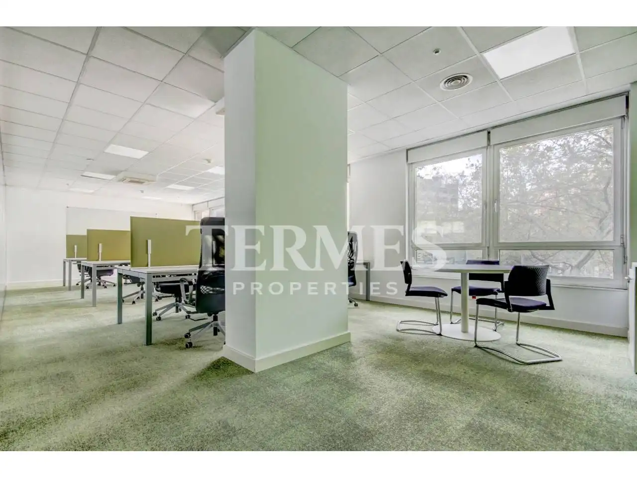 Office for sale in Barcelona  with Air Conditioner, Heating and Alarm