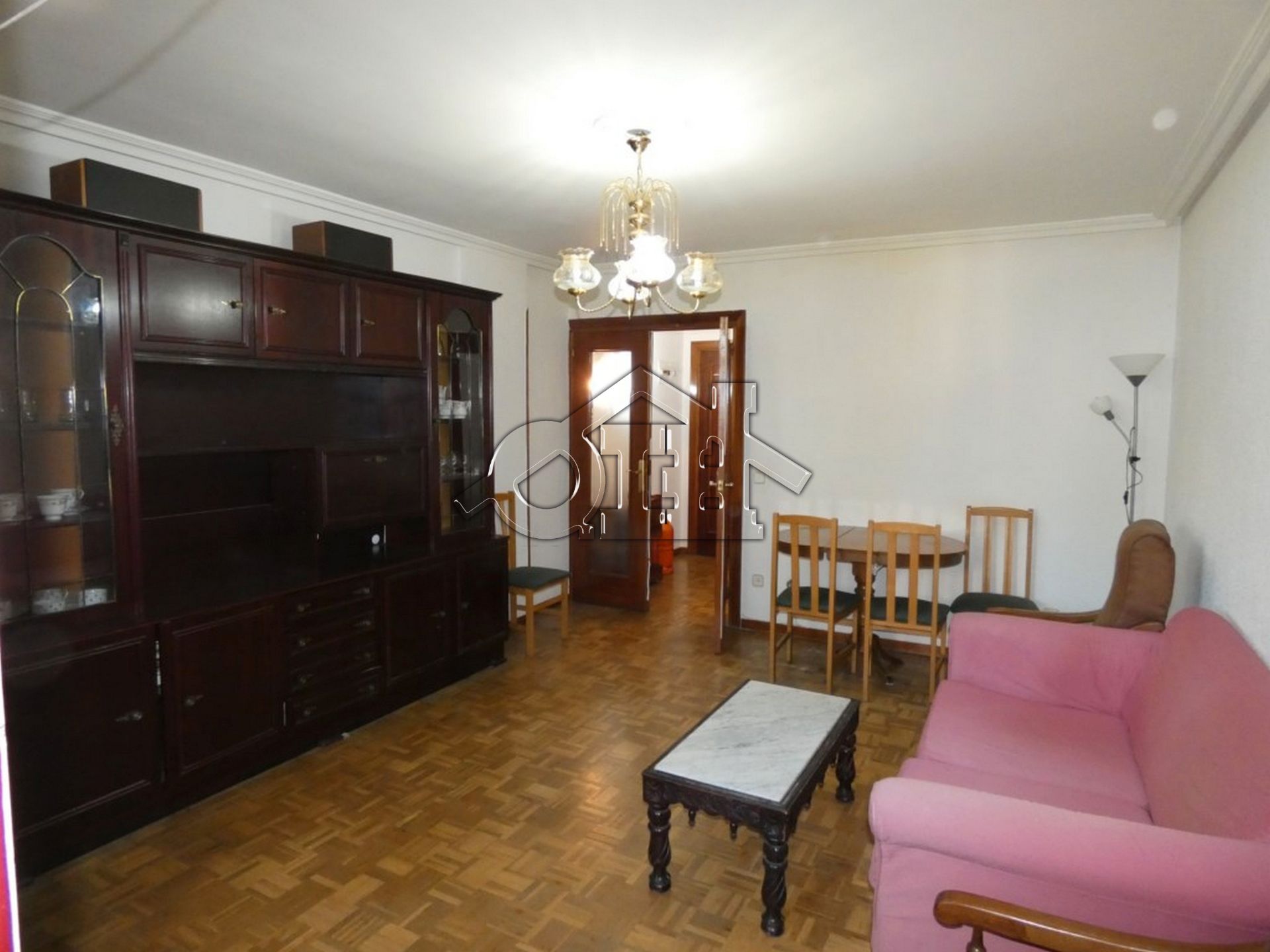 Sala d'estar de Pis en venda en Alcalá de Henares amb Parquet, Terrassa i Balcó