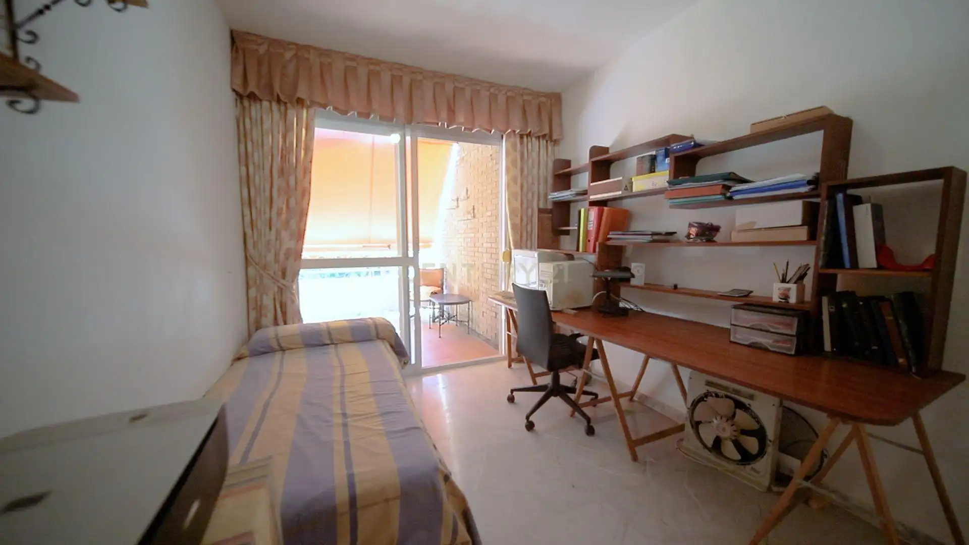 Bedroom of Flat for sale in Málaga  with Air Conditioner and Community pool
