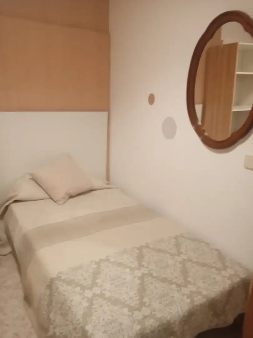 Room in Calle del Doctor Castelo, Ibiza de Madrid