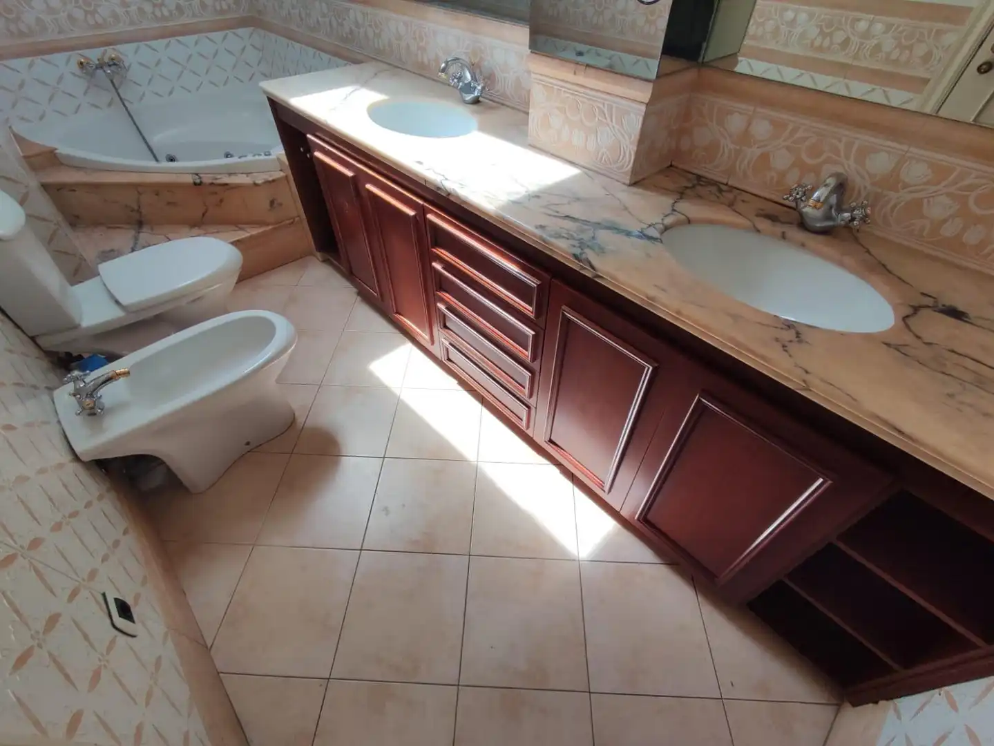 Baño de Dúplex de alquiler en Manresa con Calefacción, Terraza y Trastero