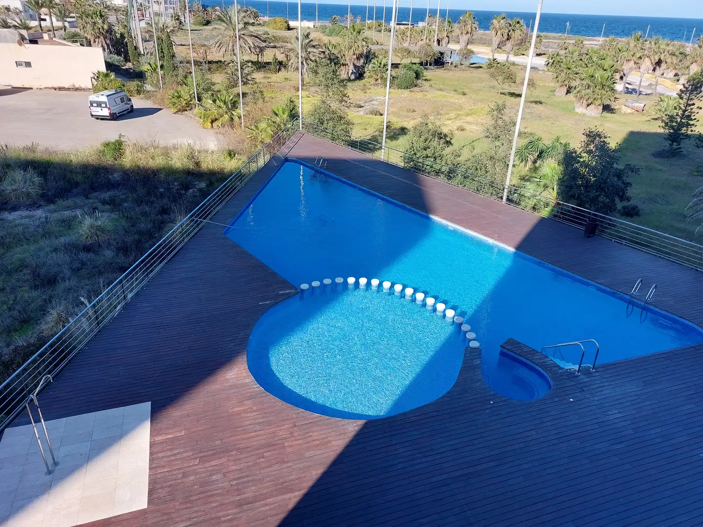 Schwimmbecken von Wohnungen zur Miete in La Manga del Mar Menor mit Klimaanlage, Terrasse und Möbliert