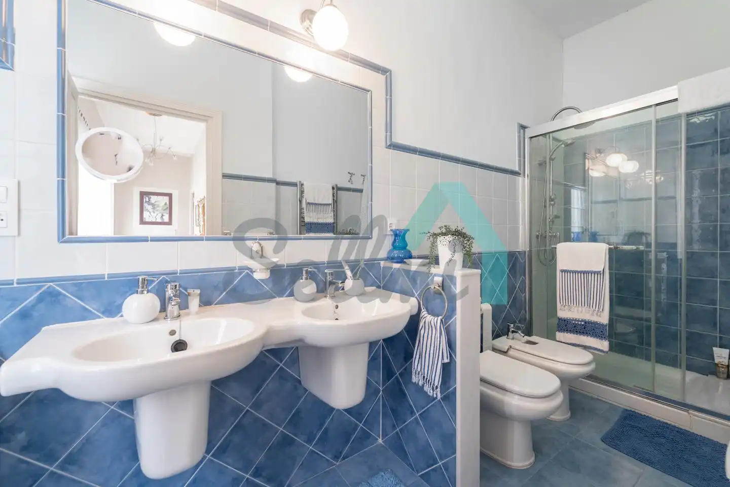 Baño de Casa o chalet en venta en Ribera de Arriba con Jardín privado, Terraza y Balcón