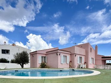 Casa amb piscina en venda a Santa Anna - Sol de l'Est