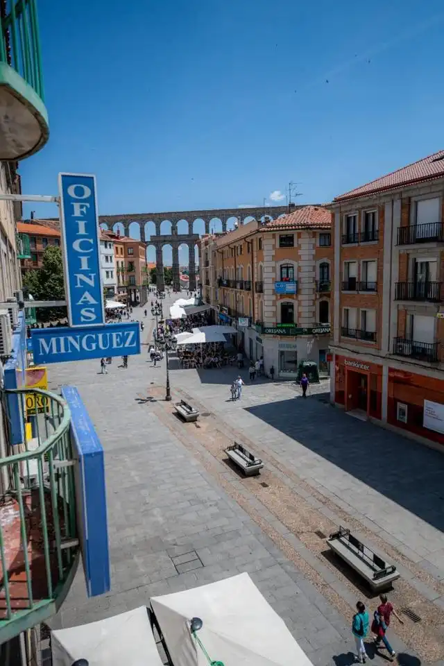 Vista exterior de Pis de lloguer en Segovia amb Calefacció i Moblat