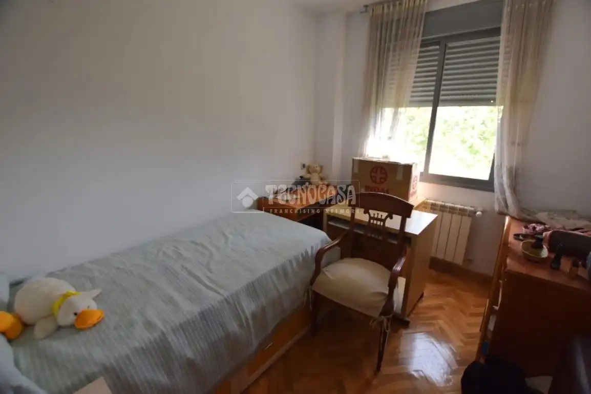 Bedroom of Flat for sale in Getafe  with Air Conditioner, Heating and Parquet flooring