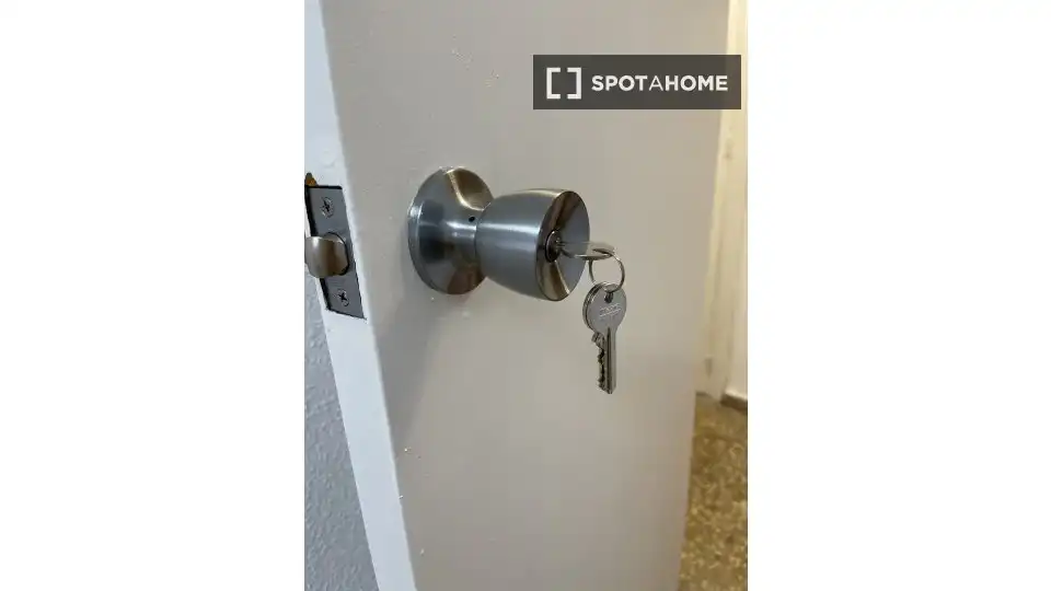 Room in Benimàmet