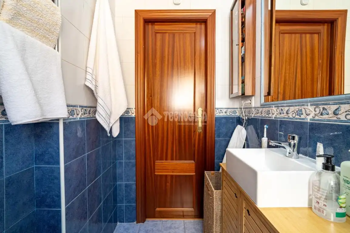 Bany de Pis en venda en Granada amb Aire condicionat i Balcó