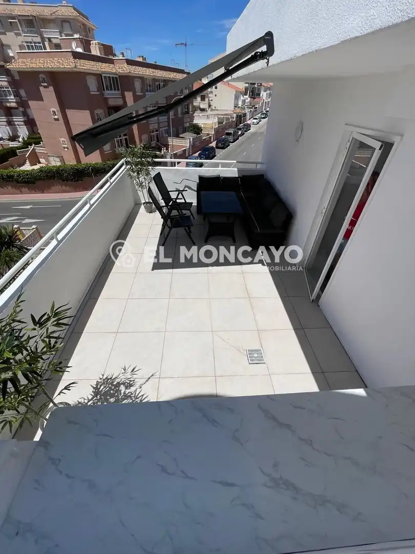 Terrasse von Wohnungen zum Verkauf in Torrevieja mit Terrasse, Möbliert und Gemeinschaftspool