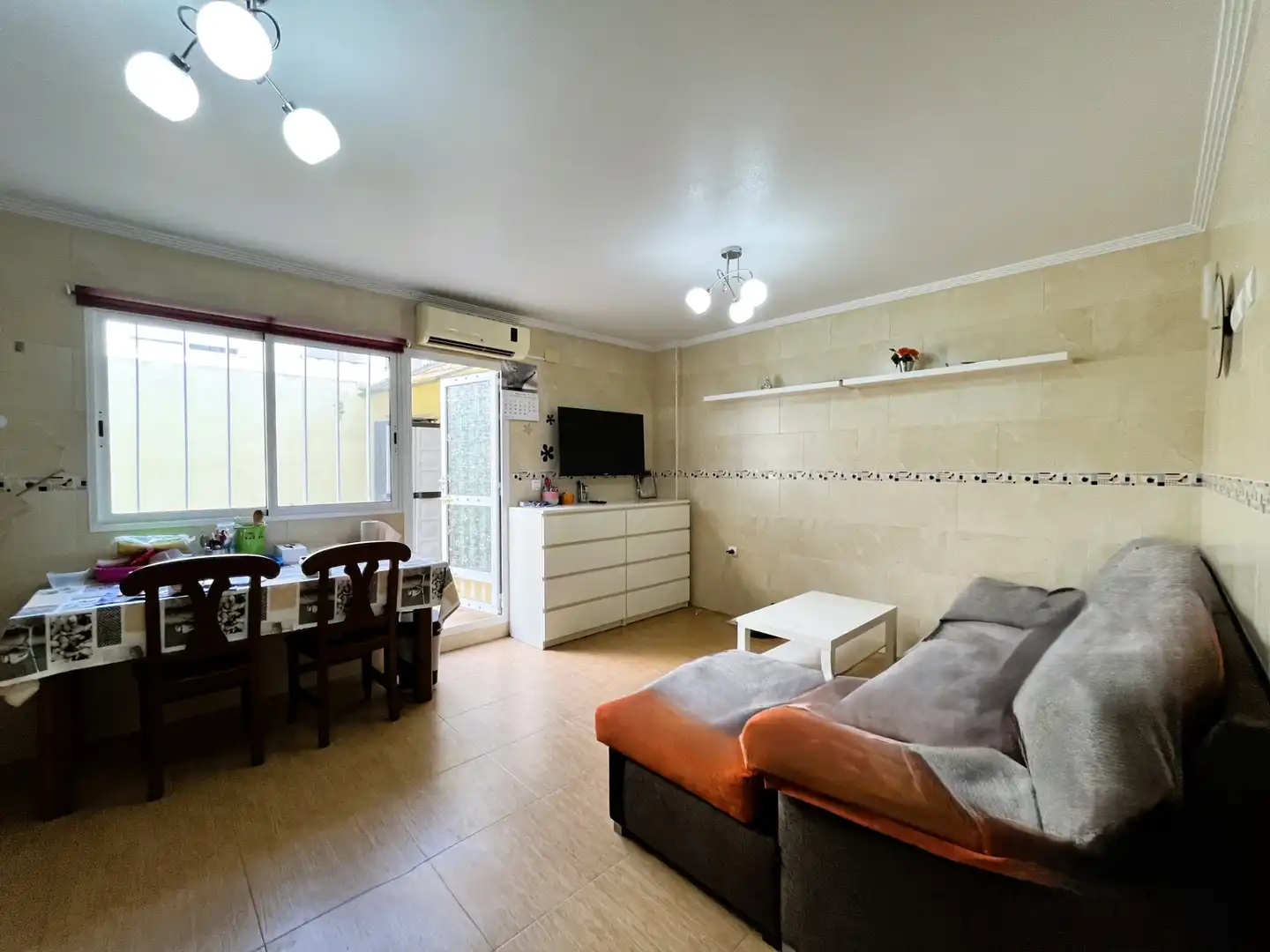 Sala de estar de Casa o chalet en venta en Orihuela con Aire acondicionado, Terraza y Trastero