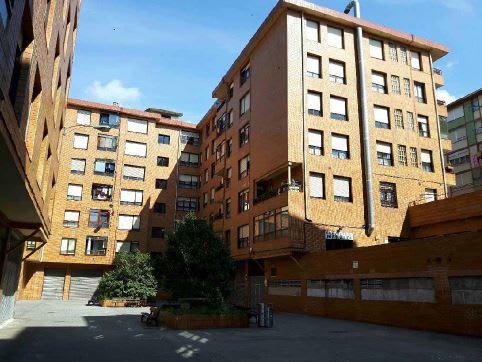 Foto 1 de Garaje en venta en C/ Grupo Makaldi , Otxarkoaga, Bizkaia