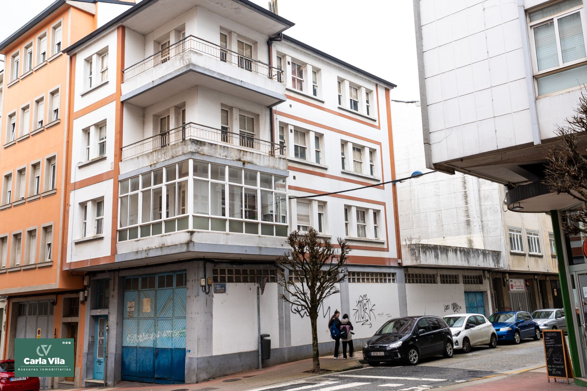 Vista exterior de Edificio en venta en Lugo Capital