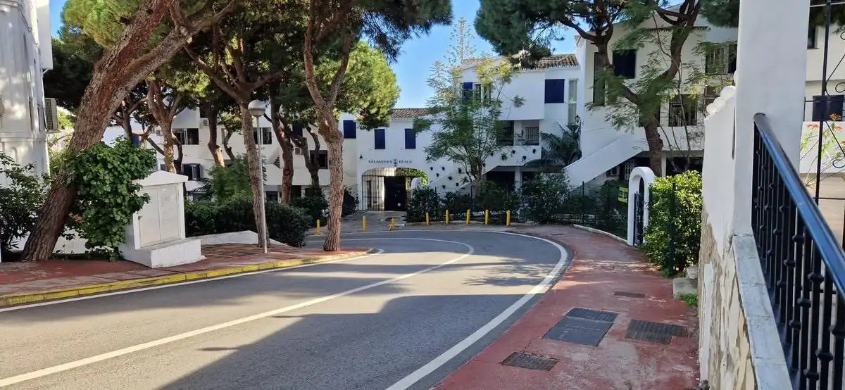 Vista exterior de Piso en venta en Marbella con Terraza