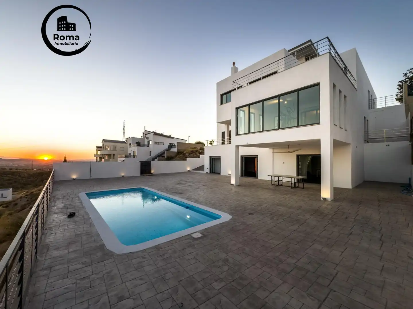Piscina de Casa o chalet en venta en La Zubia con Aire acondicionado, Calefacción y Jardín privado