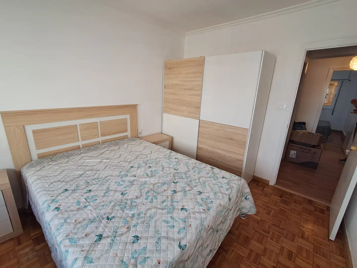 Bedroom of Flat for rent in Vigo   with Parquet flooring, Furnished and Oven