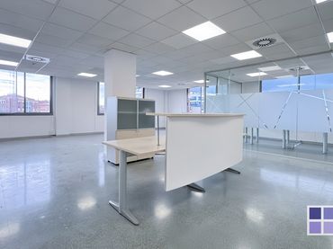 Ufficio con ascensore in affitto a Carretera Reial