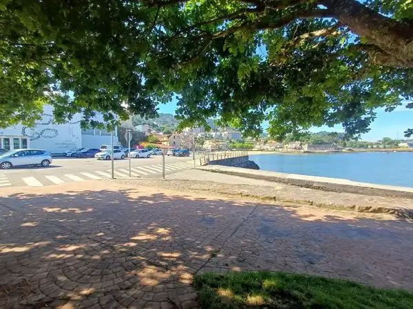 Vista exterior de Pis en venda en Redondela amb Calefacció, Parquet i Terrassa