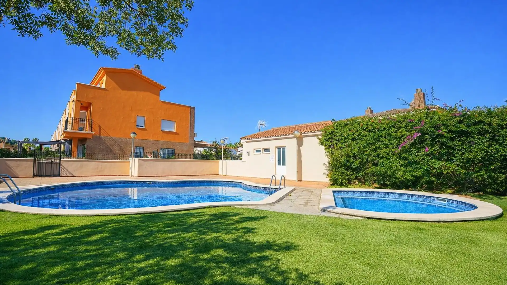 Piscina de Casa o chalet en venta en Salou con Aire acondicionado, Jardín privado y Terraza