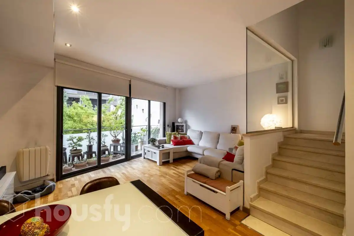Sala de estar de Casa o chalet en venta en Barcelona con Aire acondicionado, Calefacción y Jardín privado