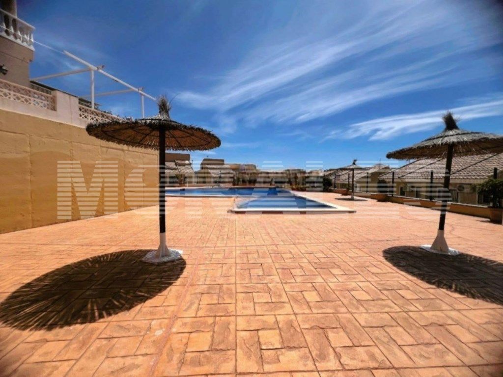 Piscina de Casa adosada en venda en Mazarrón