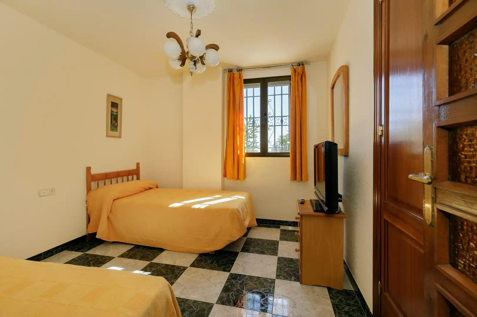 Dormitori de Casa o xalet en venda en Almuñécar amb Aire condicionat, Jardí privat i Terrassa