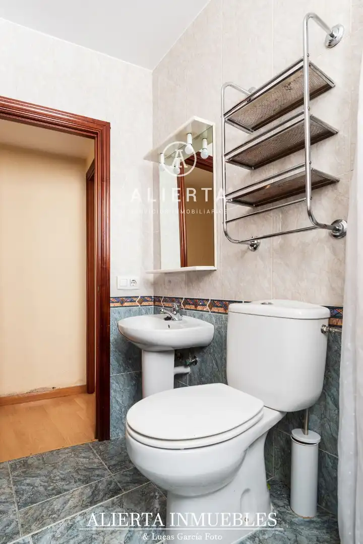 Bathroom of Flat for sale in Zaragoza  with Heating