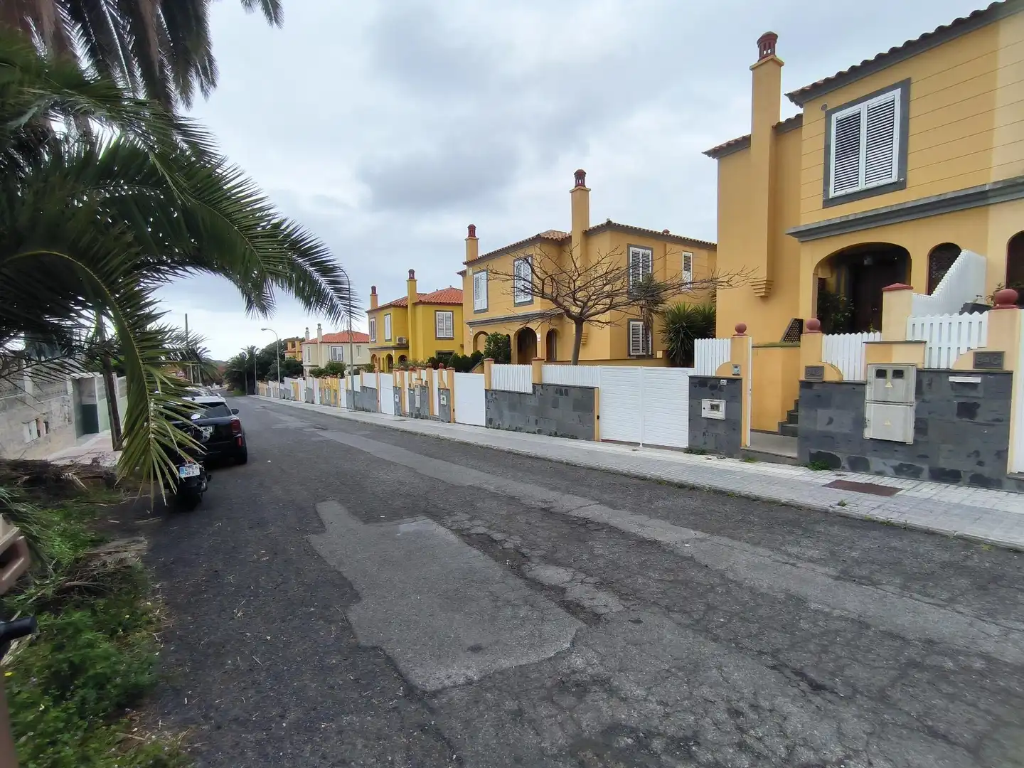 Vista exterior de Casa adosada en venda en Las Palmas de Gran Canaria amb Jardí privat, Parquet i Terrassa