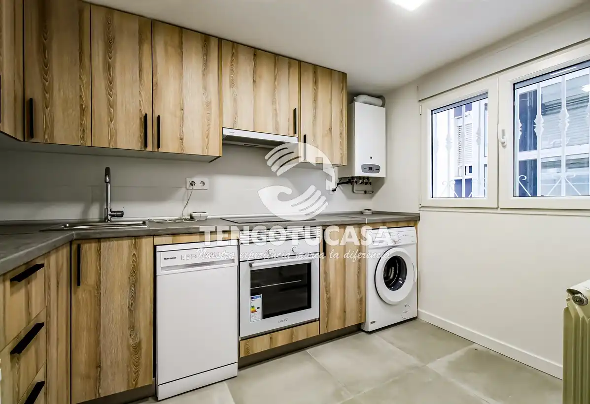 Kitchen of Flat for rent in Madrid  with Air Conditioner, Heating and Furnished