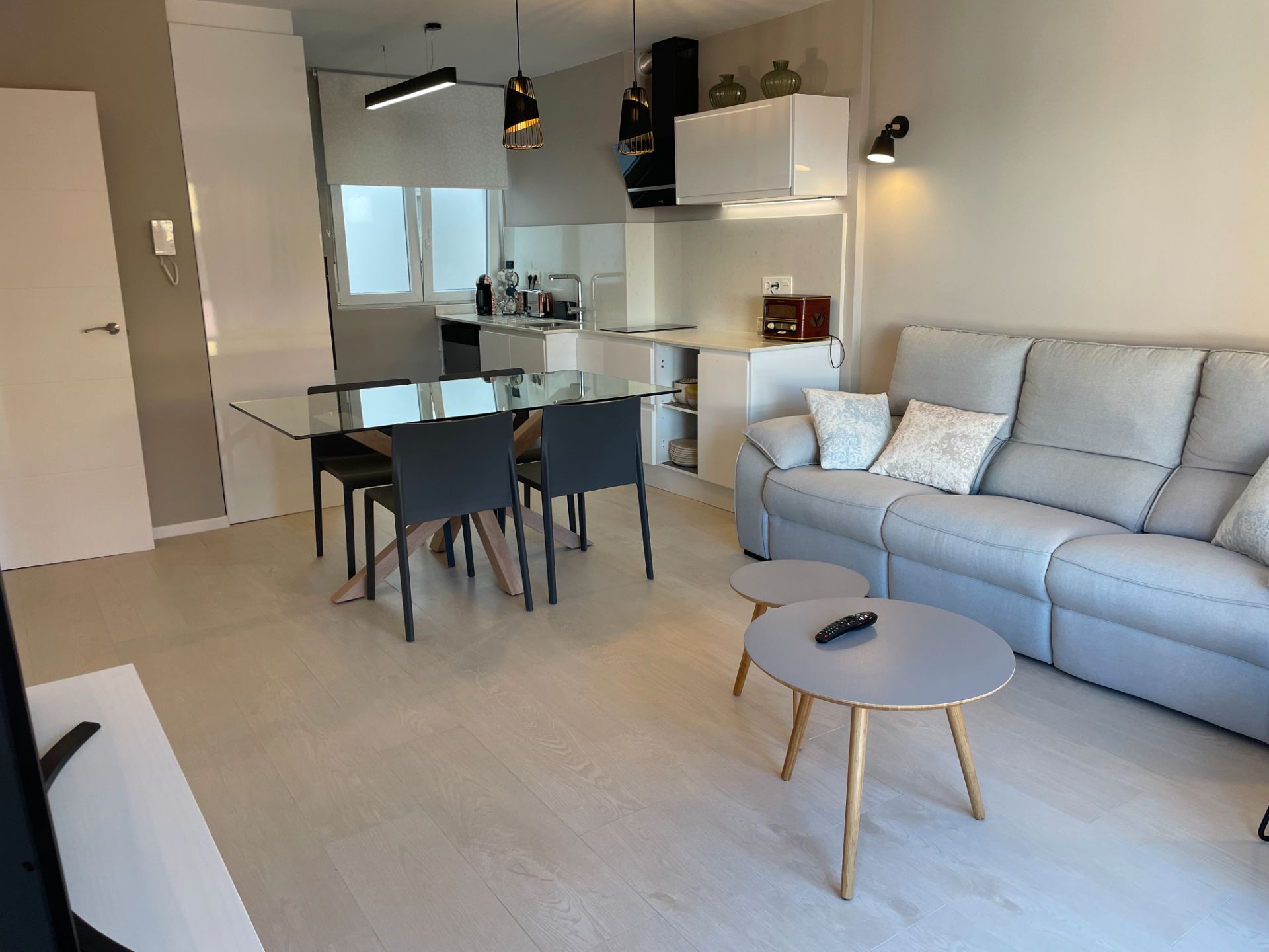Living room of Flat for sale in San Vicente de la Barquera  with Heating, Furnished and Oven